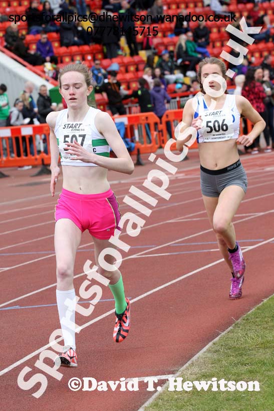 Womens under-17s 1500 metres, North Eastern Track and Field Champs, Gateshead Stadium. Photo: David T. Hewitson/Sports for All Pics